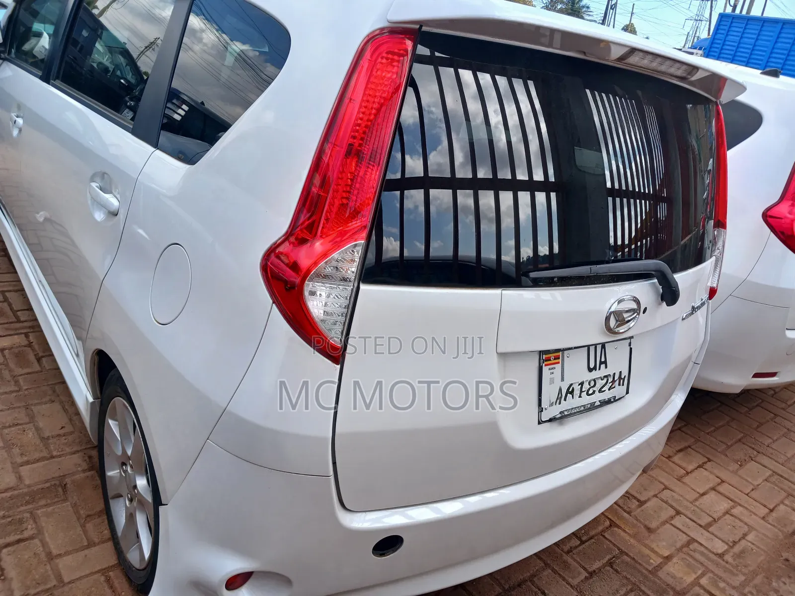 Toyota Passo Sette 1.5 AWD 2010 White