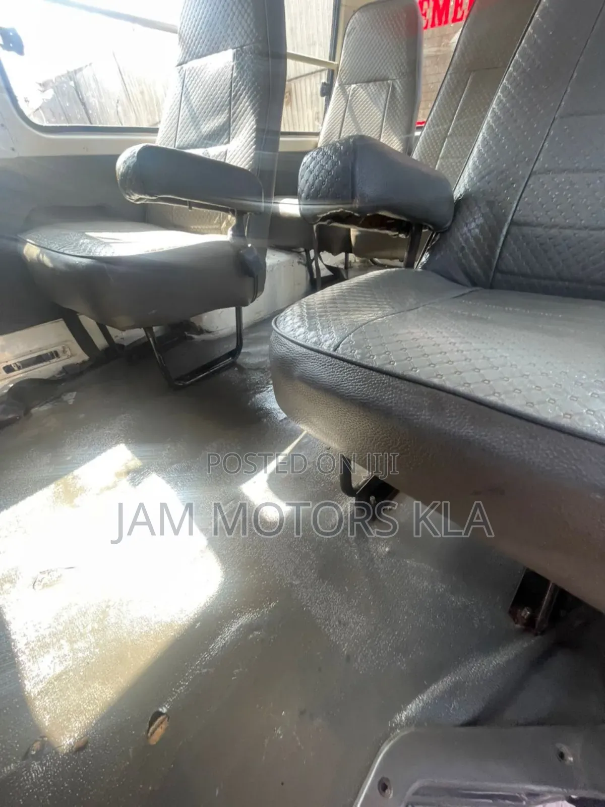 Toyota HiAce 2003 White