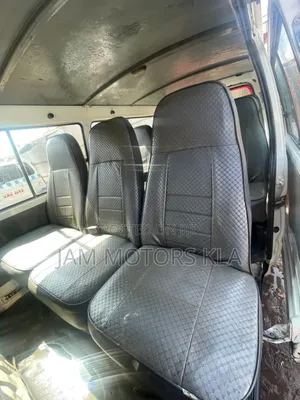 Toyota HiAce 2003 White