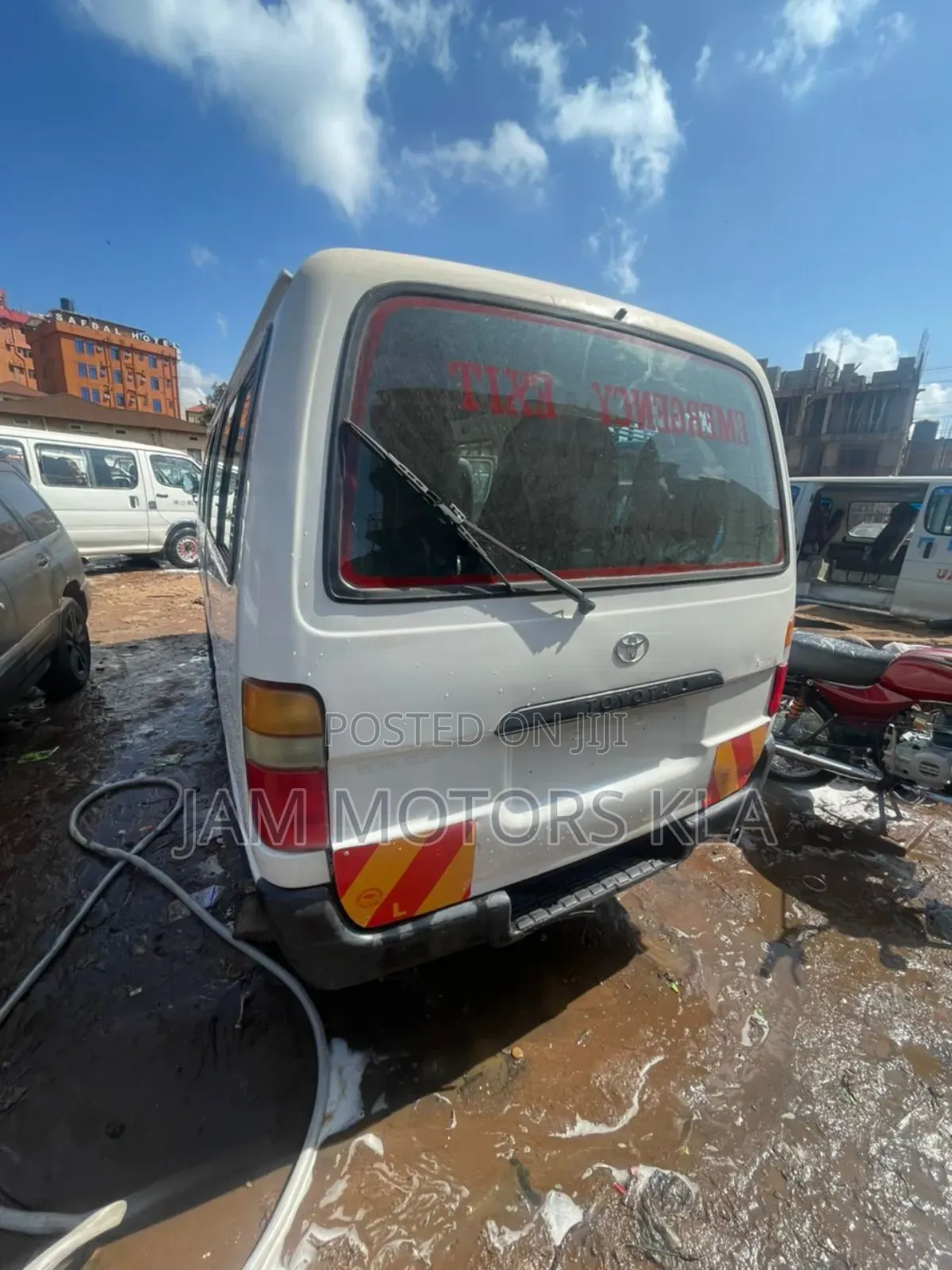Toyota HiAce 2003 White