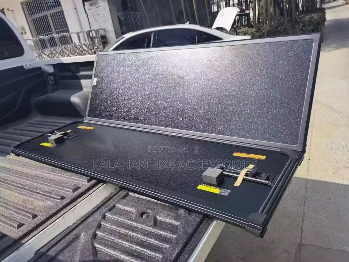 Hilux Aluminum Trifold Covers