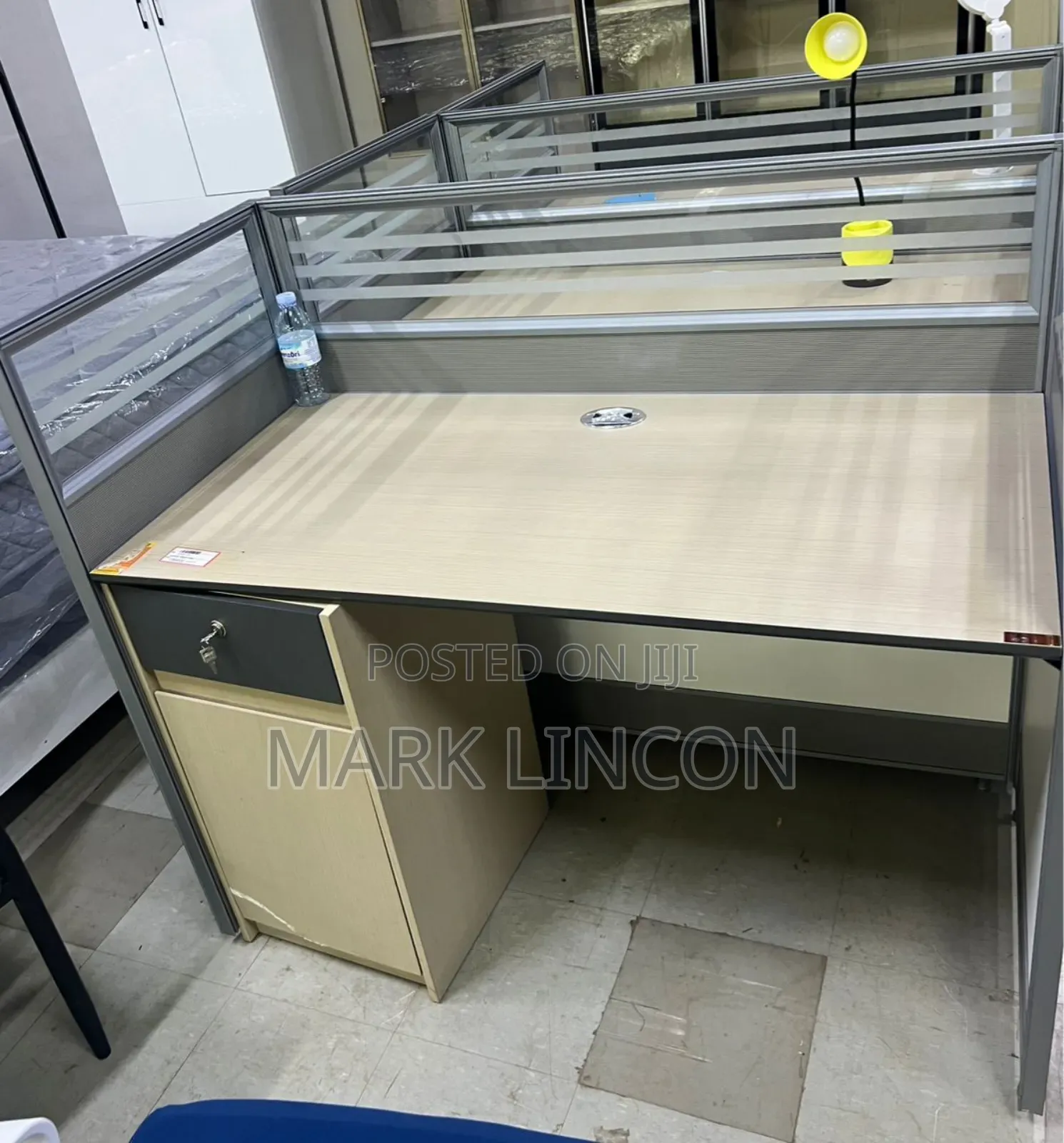 Modern Modular Office Workstation