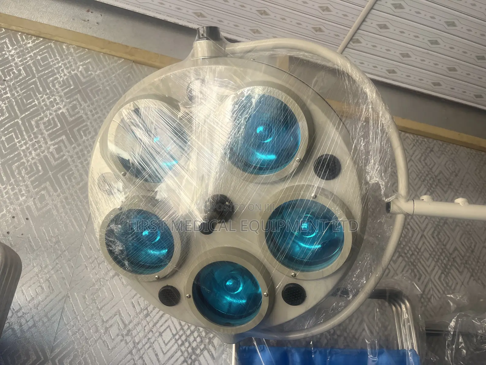 Mobile Surgical Light- Halogen