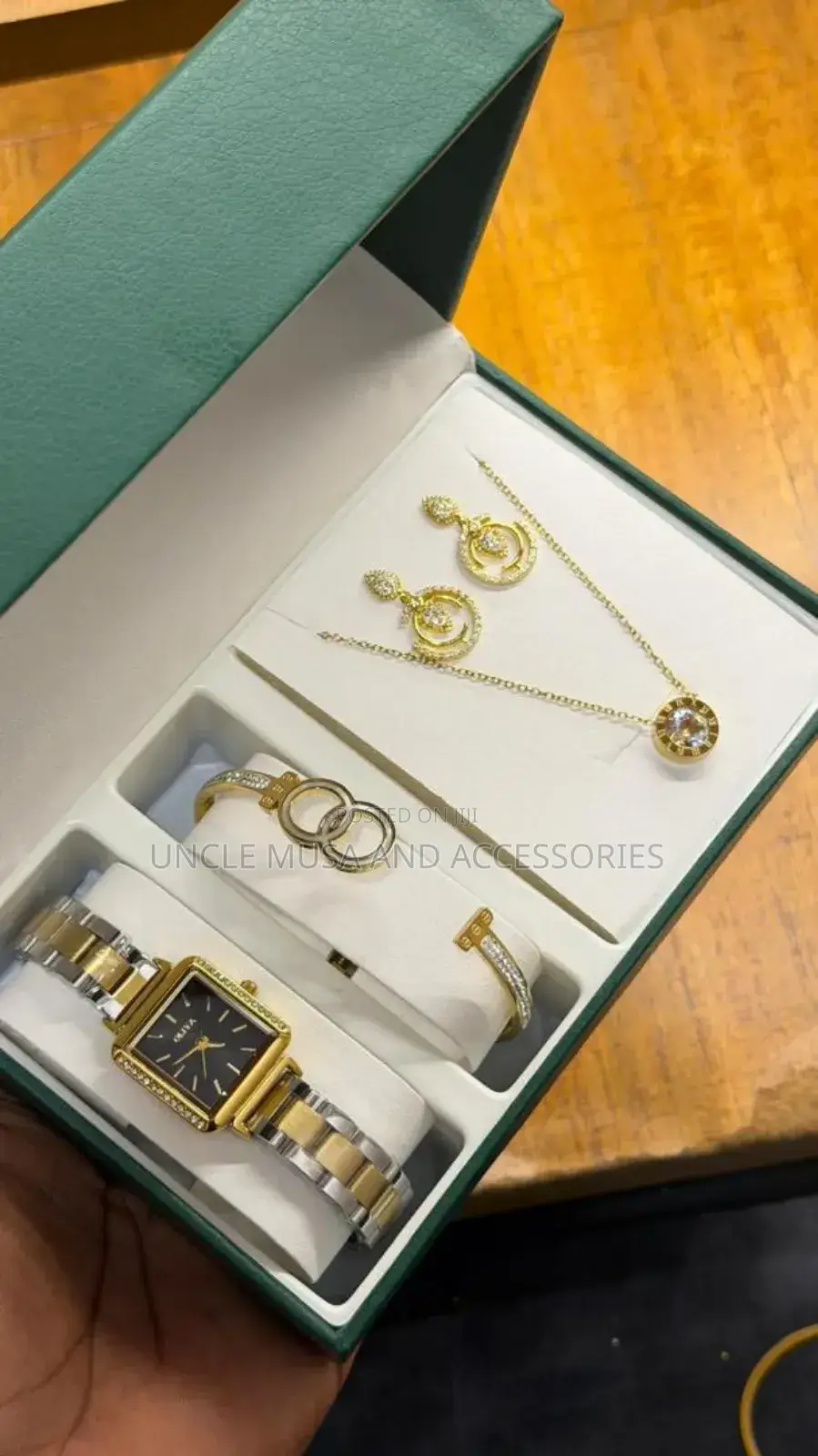 Valentine's Offers Free Delivery