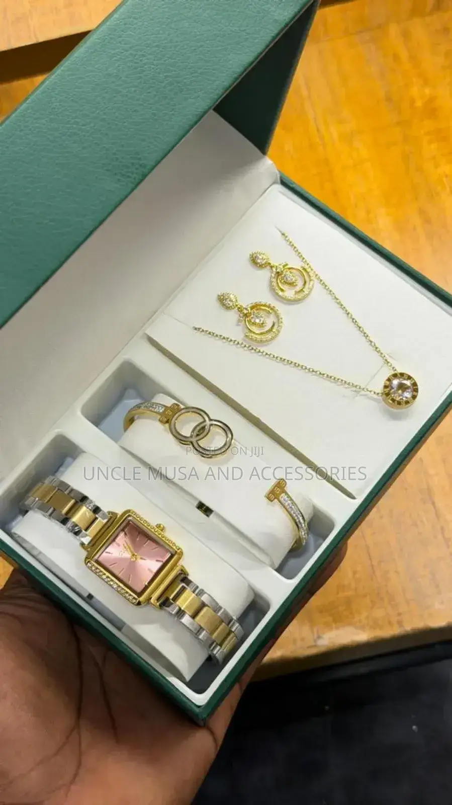 Valentine's Offers Free Delivery