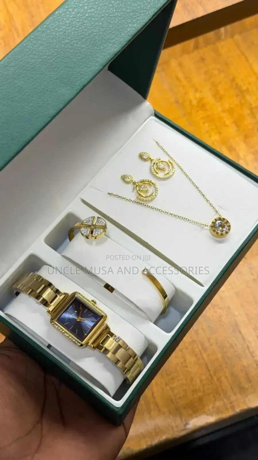 Valentine's Offers Free Delivery
