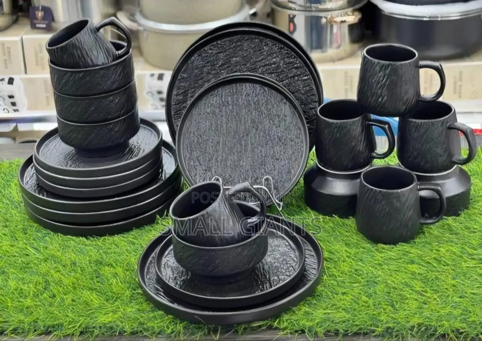 24-Piece Ceramic Dinner Set With a Rock-Glazed