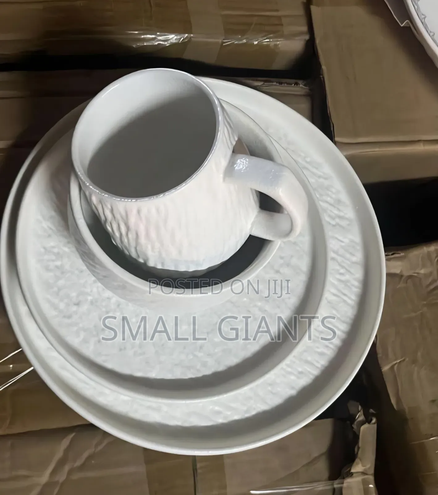 24-Piece Ceramic Dinner Set With a Rock-Glazed