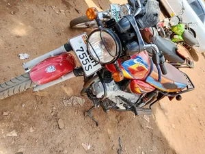 Bajaj CT 125X 2025 Red