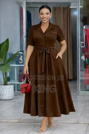 Elegant Short-Sleeved White a-Line Midi Shirt Dress