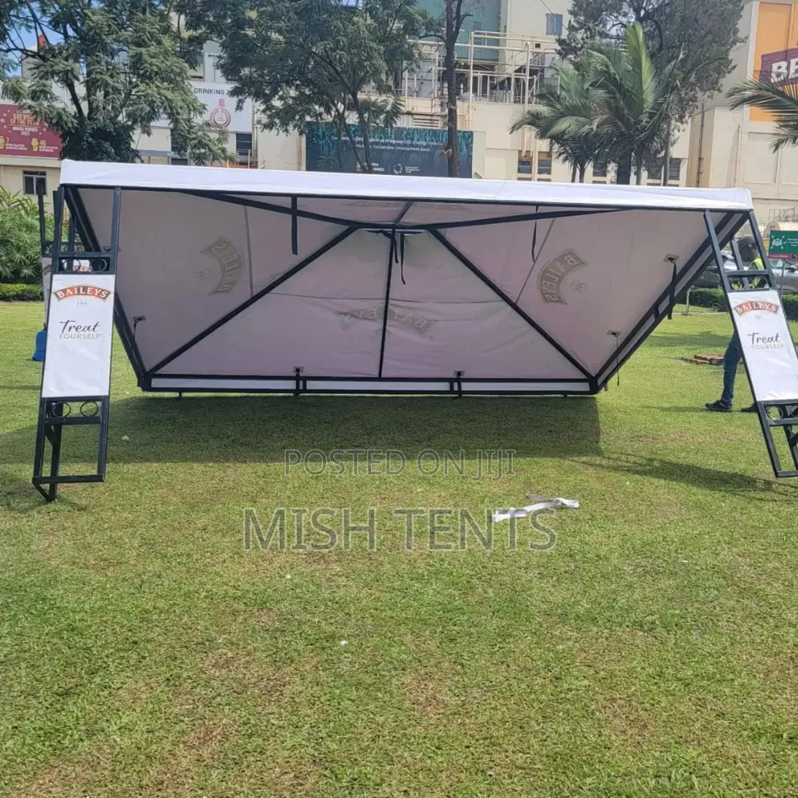 Laxury Tent Made Heavy Duty Materials