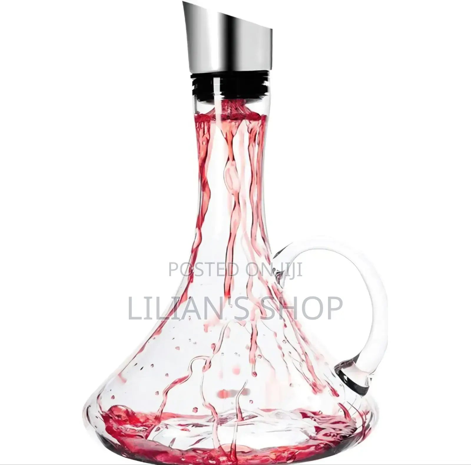 Wine Decanter With a Built-in Aerator and Pourer.