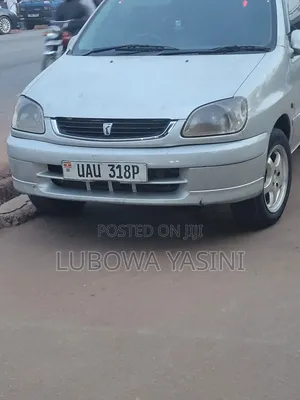 Toyota Raum 2000 Silver