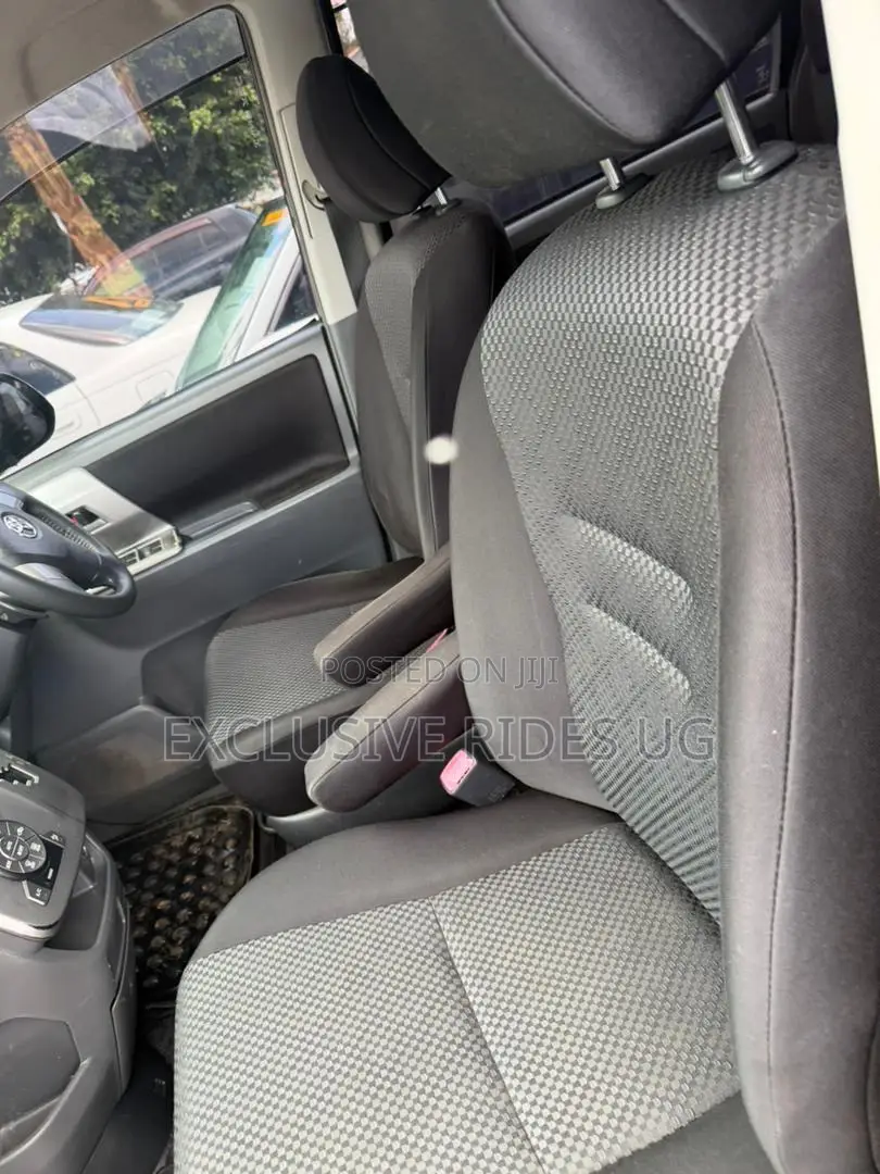Toyota Noah 2009 Black