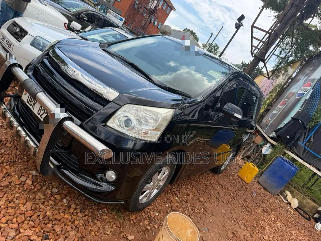 Toyota Noah 2009 Black