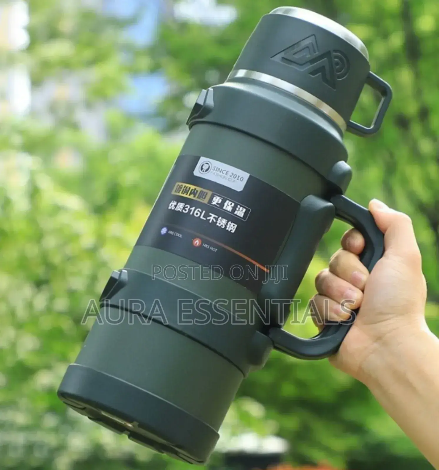 High-Capacity Stainless Steel Vacuum-Insulated Flask
