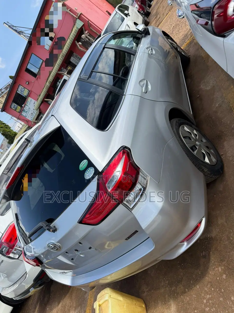 Toyota Corolla Fielder 2018 Silver