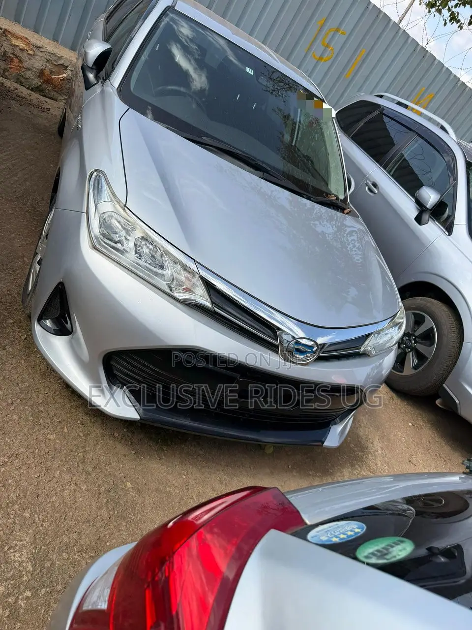 Toyota Corolla Fielder 1.5 Hybrid FWD 2017 Silver