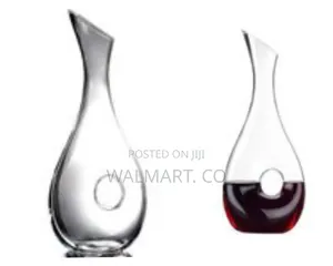 Elegant Glass Wine Decanter With Aerating Hollow Centre Transparent