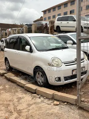 Toyota Sienta 1.5 FWD 2008 White
