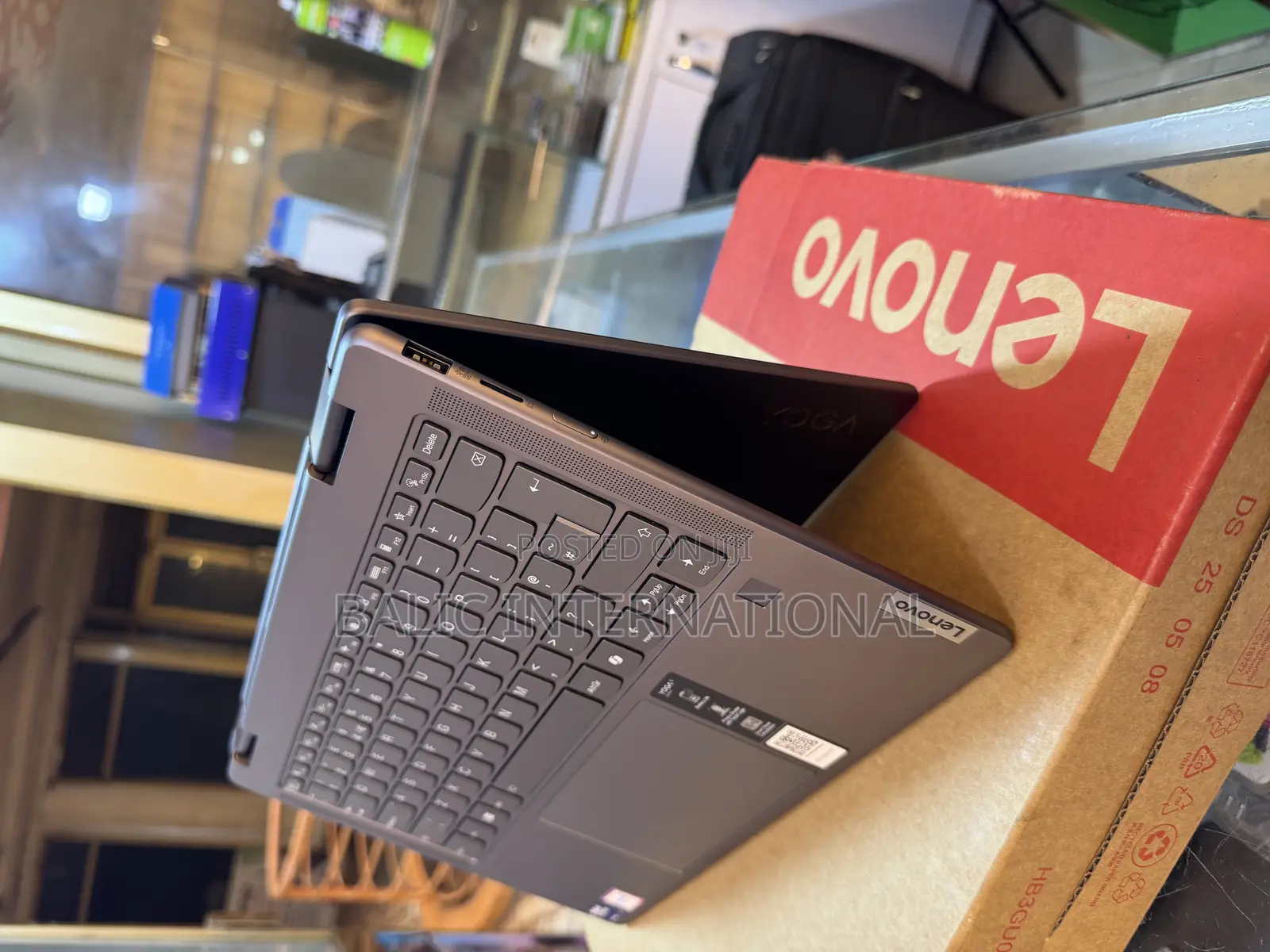 New Laptop Lenovo Yoga 7i 16GB Intel Core Ultra 7 SSD 1T