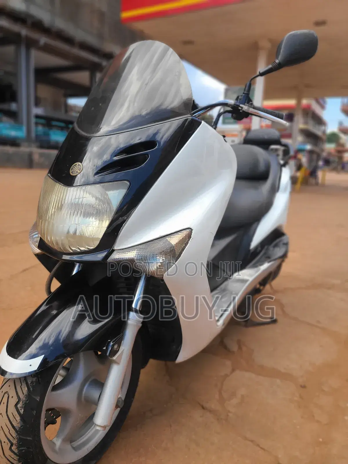Yamaha Majesty 2015 White