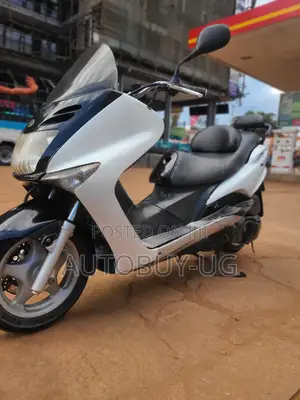 Yamaha Majesty 2015 White
