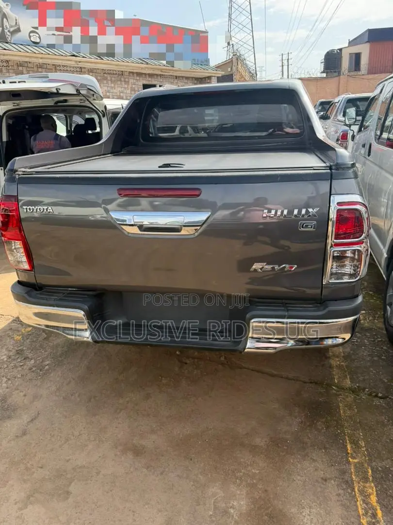 Toyota Hilux 2018 Gray