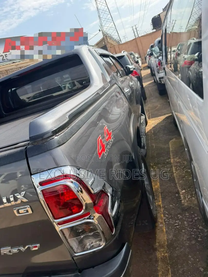 Toyota Hilux 2018 Gray