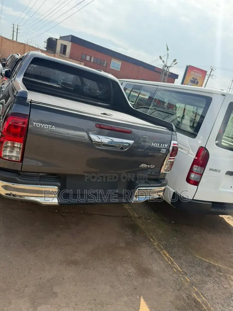 Toyota Hilux 2018 Gray