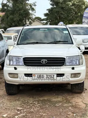 Toyota Land Cruiser Cygnus 4.7 1999 White