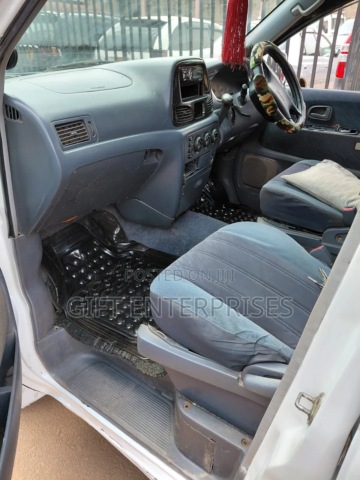 Toyota Noah 2001 White