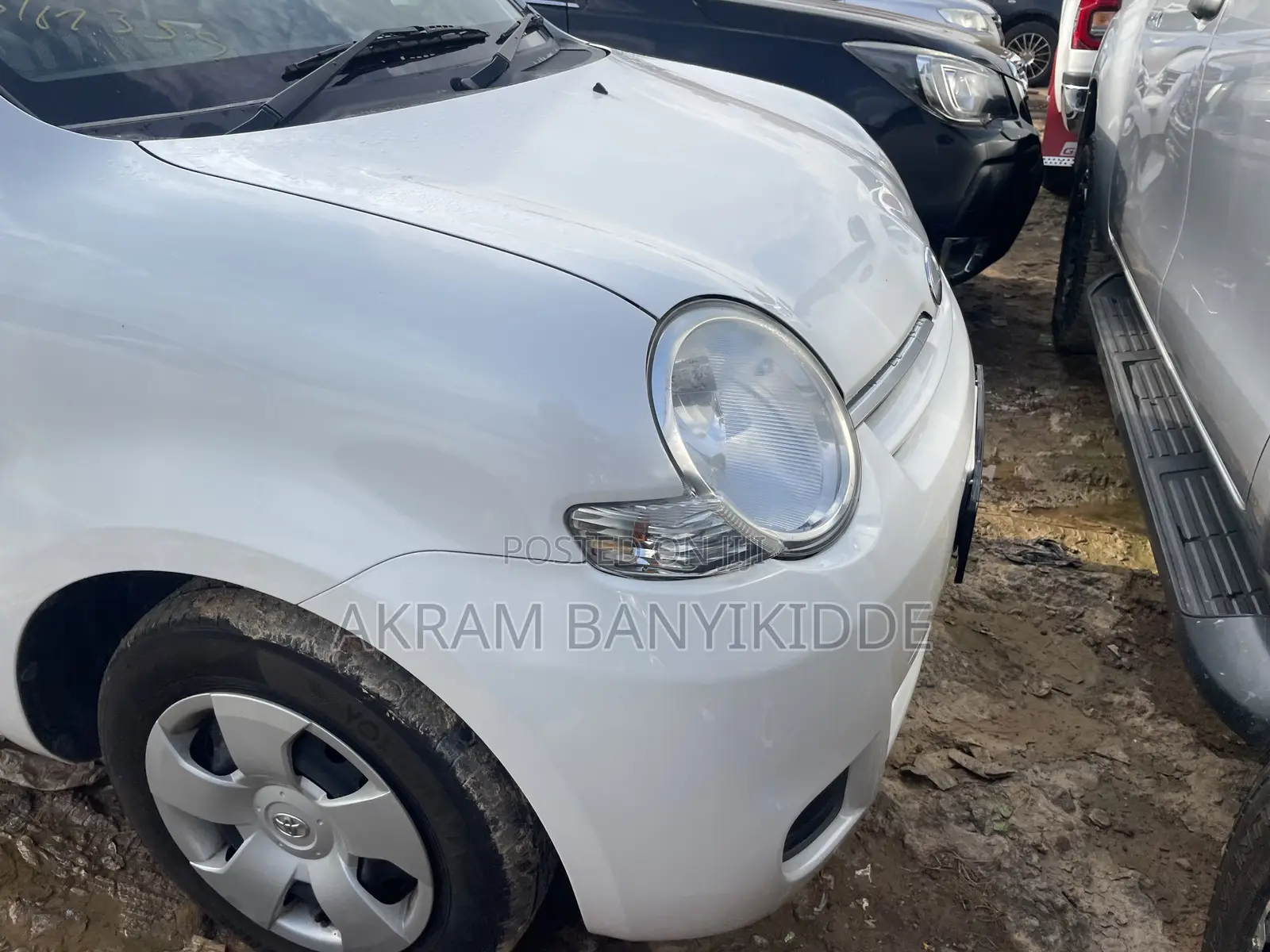Toyota Sienta 2012 White