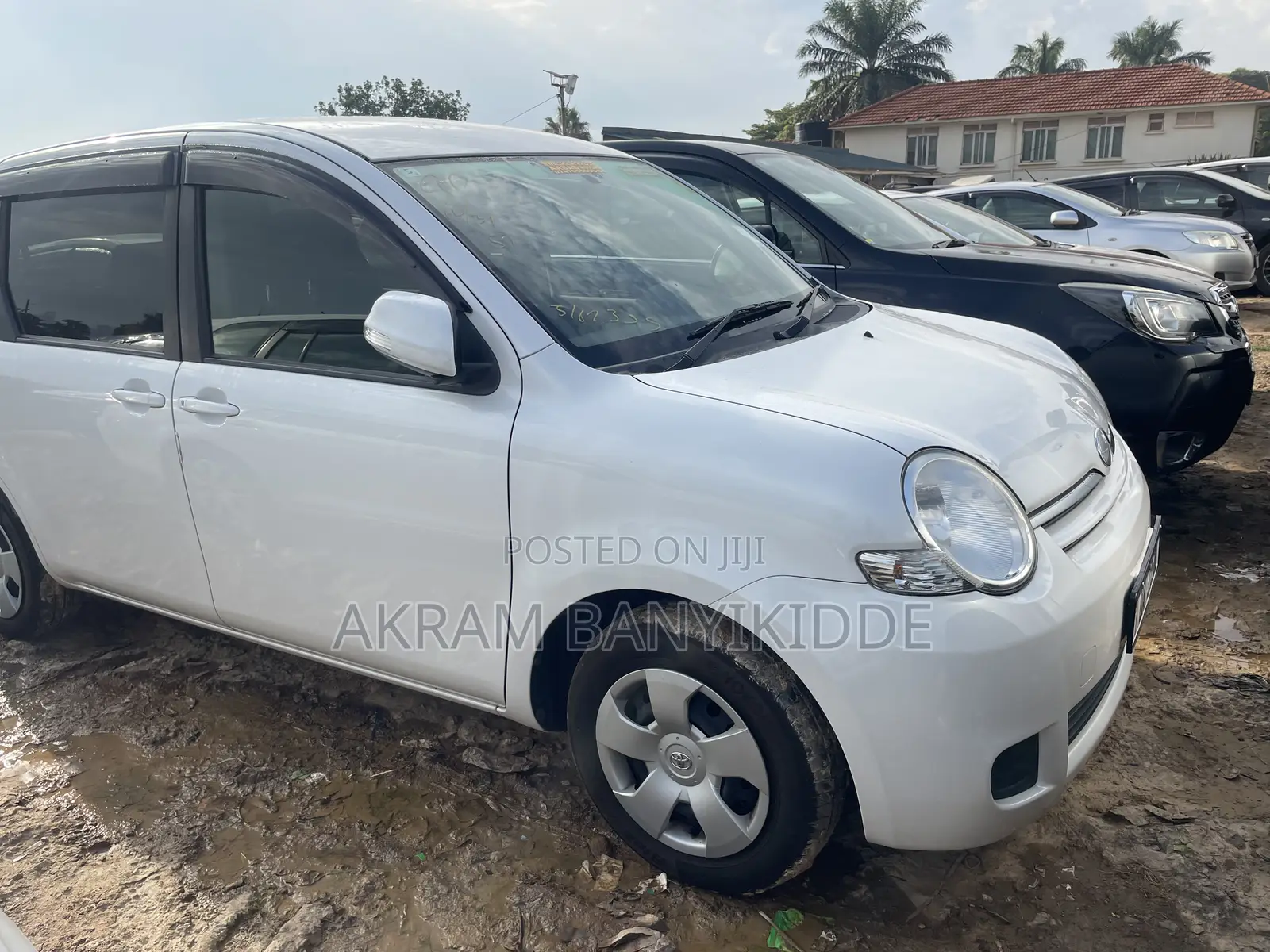 Toyota Sienta 2012 White