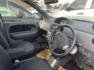 Toyota Sienta 2012 White