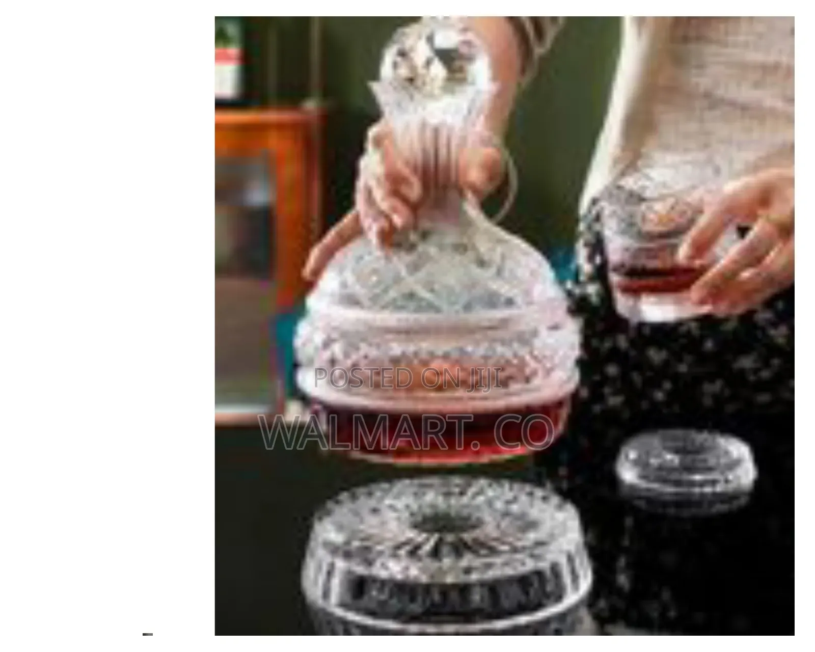 Elegant Transparent Decanter With Faceted Stopper Transparent