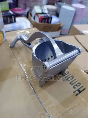 Manual Aluminum Alloy Fruit Press.