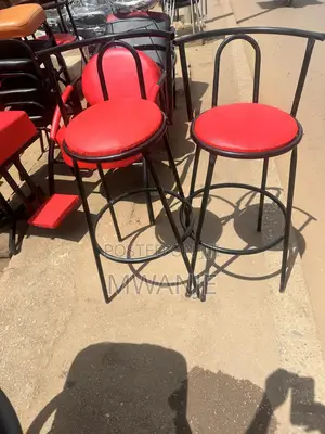 Honest Counter Chair