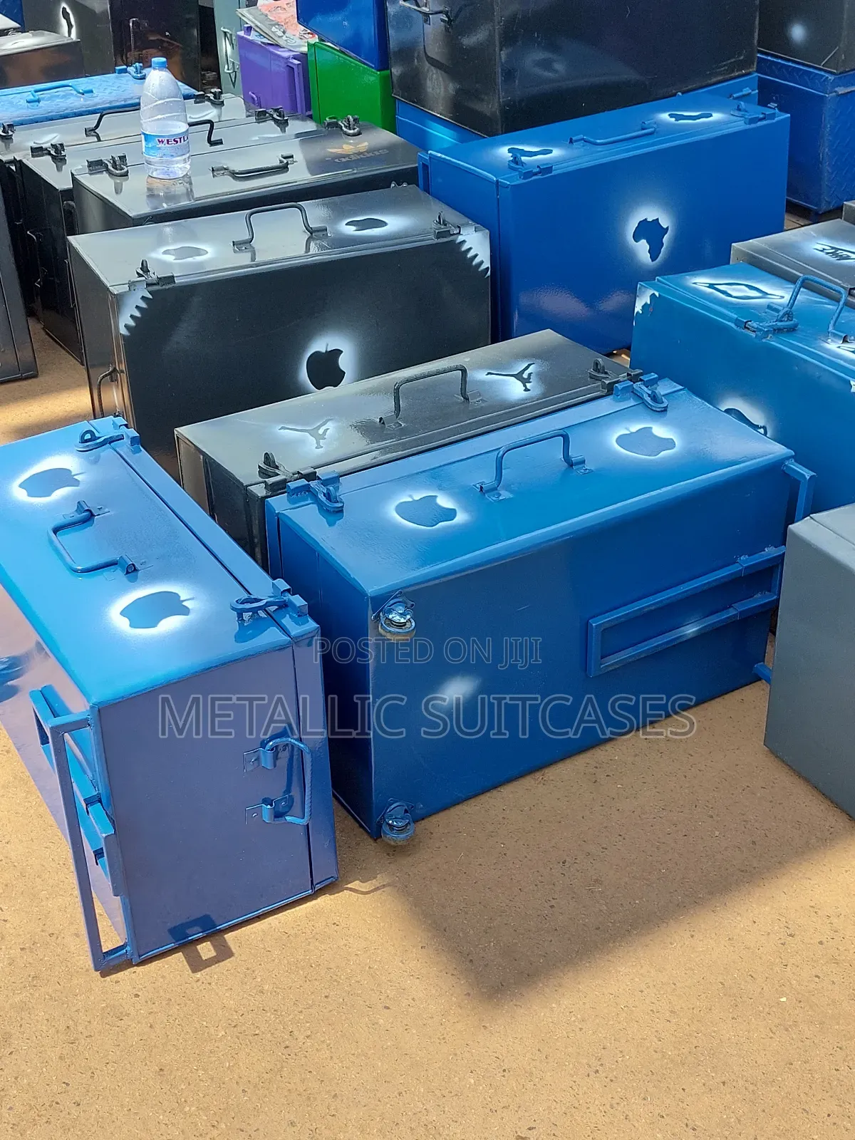 Standard Medium Suitcases With Rollers
