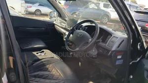 Toyota HiAce 2011 Black