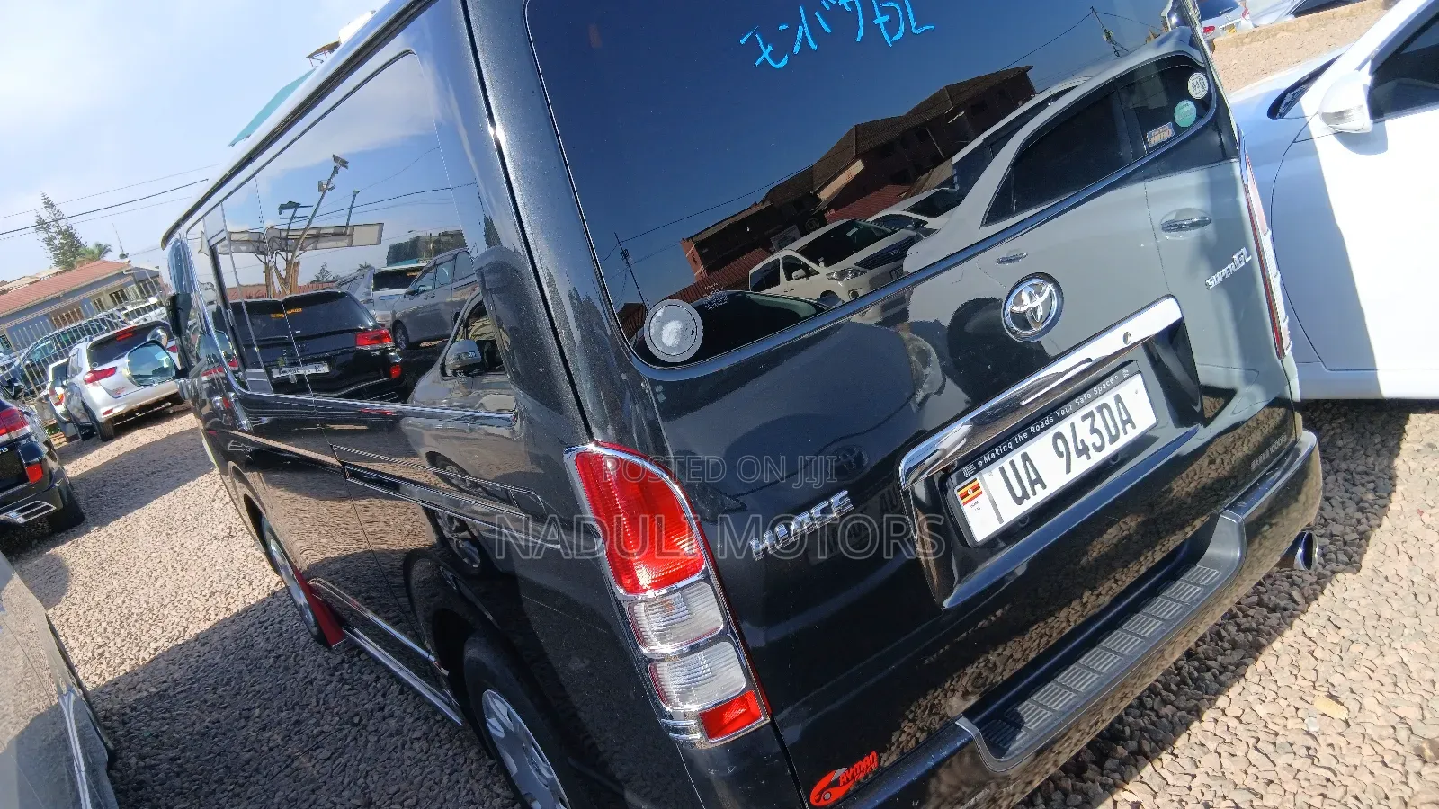 Toyota HiAce 2011 Black