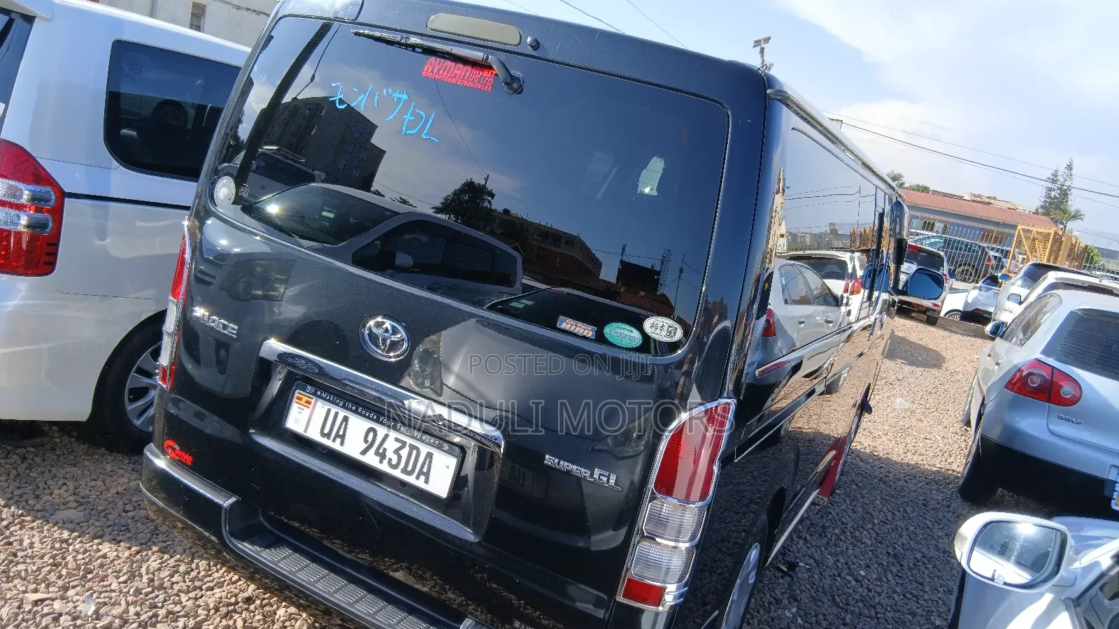 Toyota HiAce 2011 Black