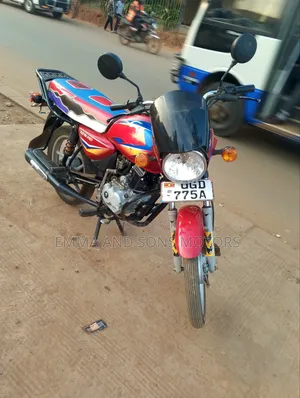 Bajaj Boxer 125 2024 Red