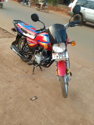 Bajaj Boxer 125 2024 Red