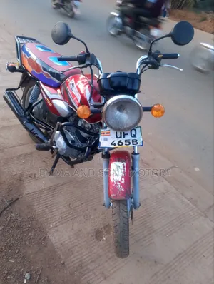 TVS HLX 125 2022 Red