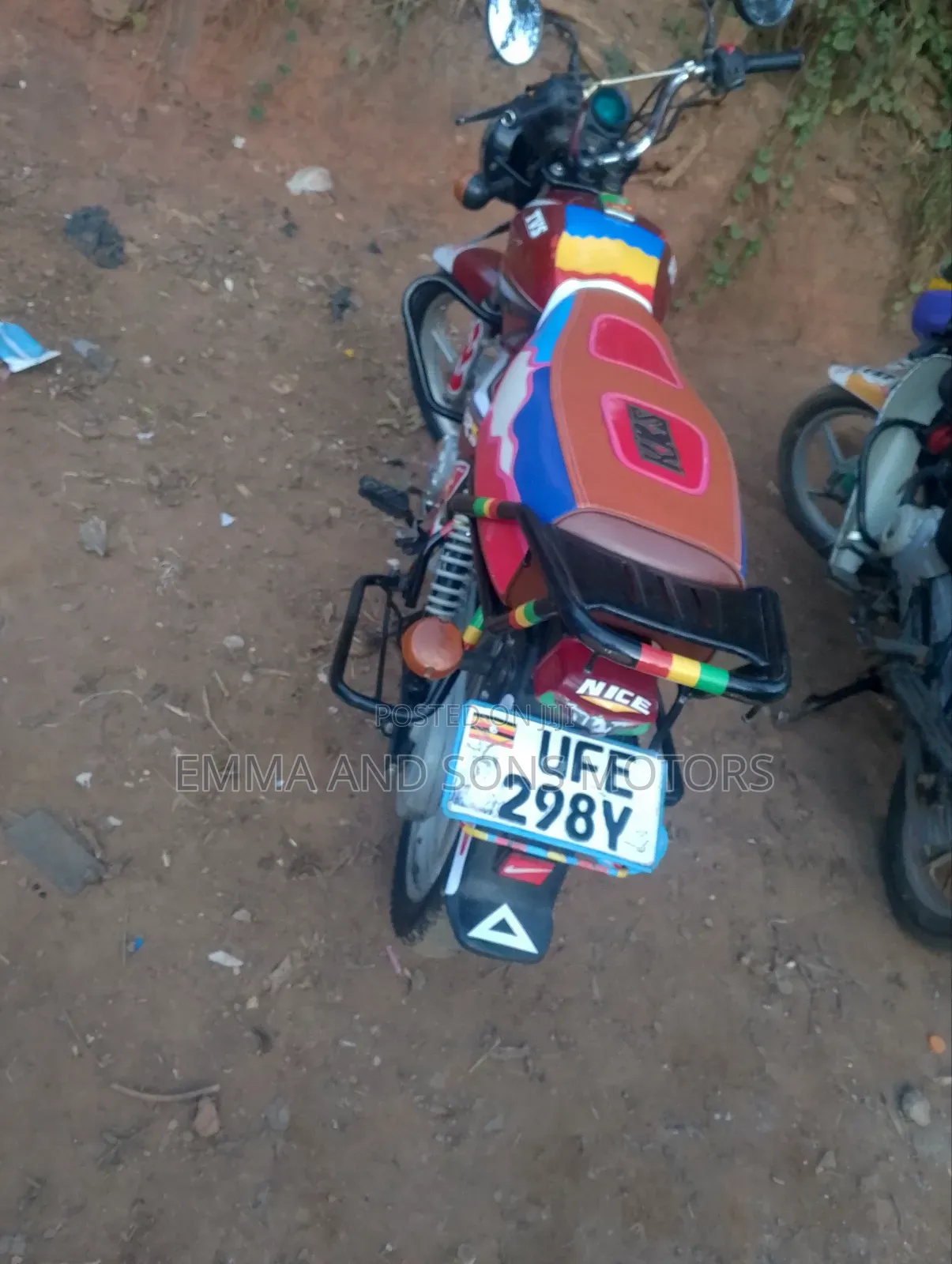 TVS HLX 125 2022 Red