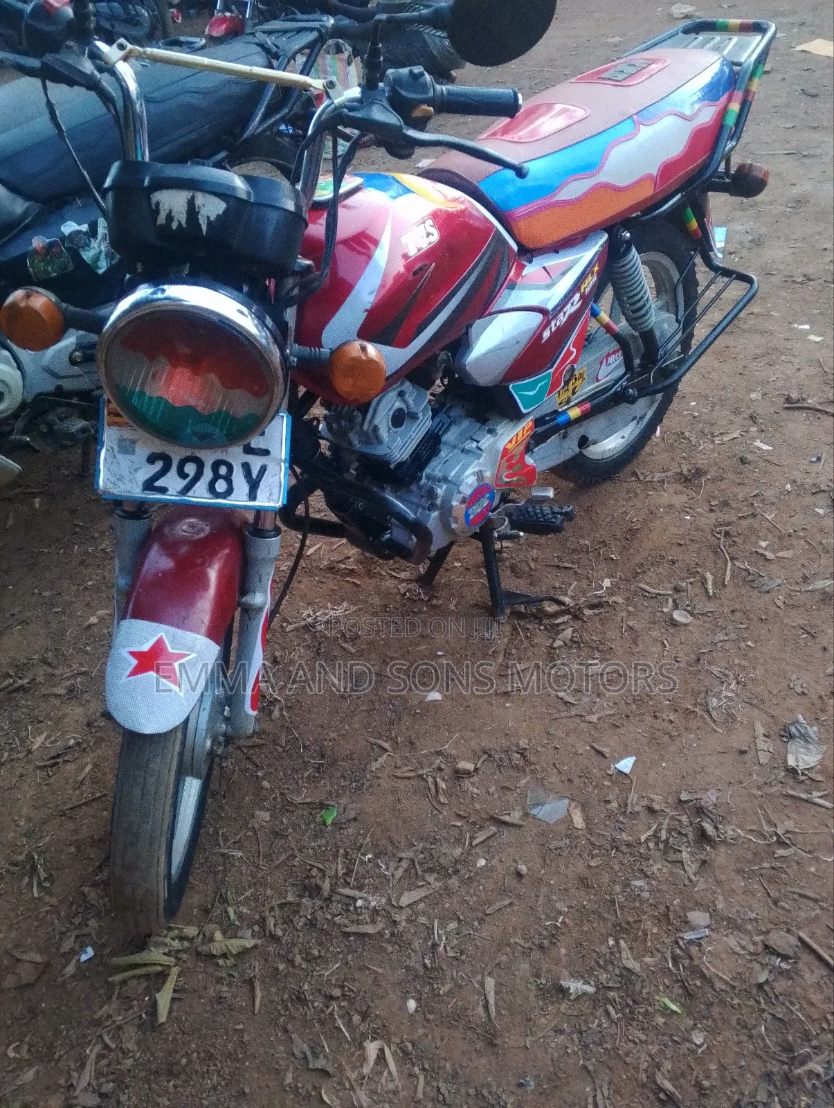 TVS HLX 125 2022 Red