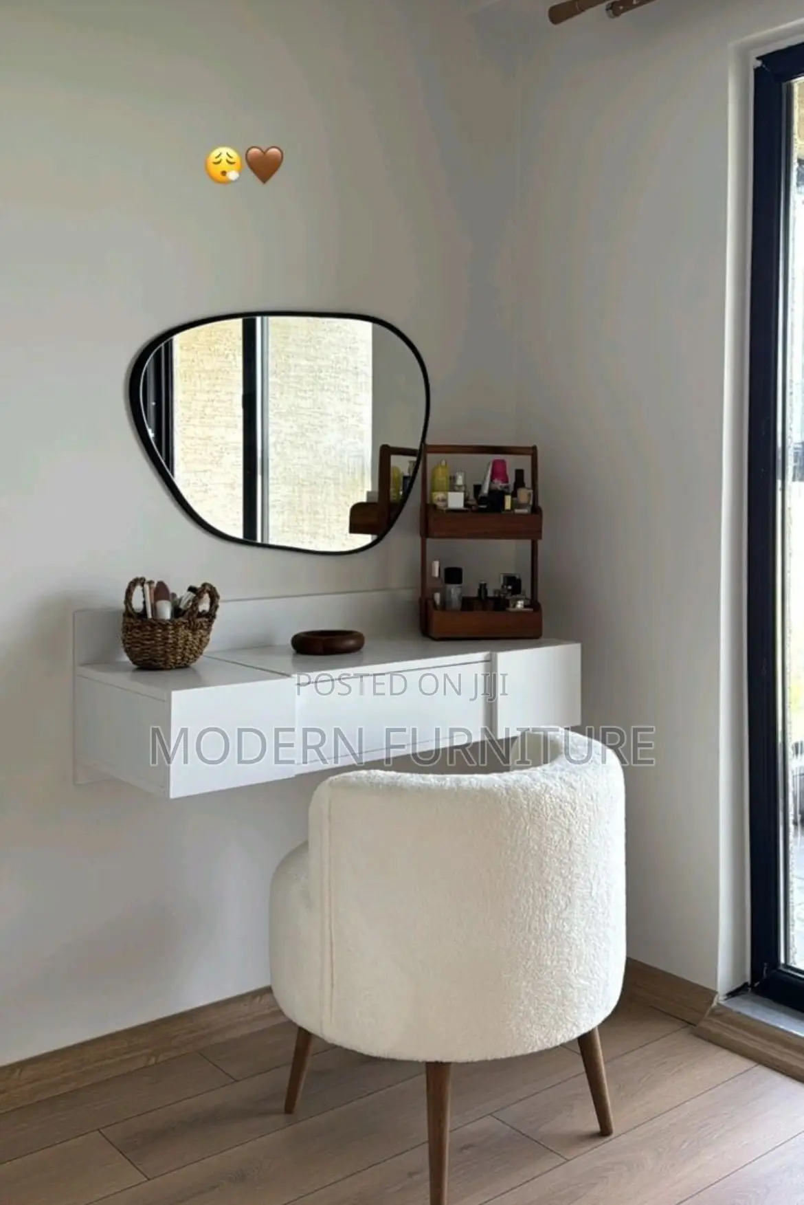 Make Up Table