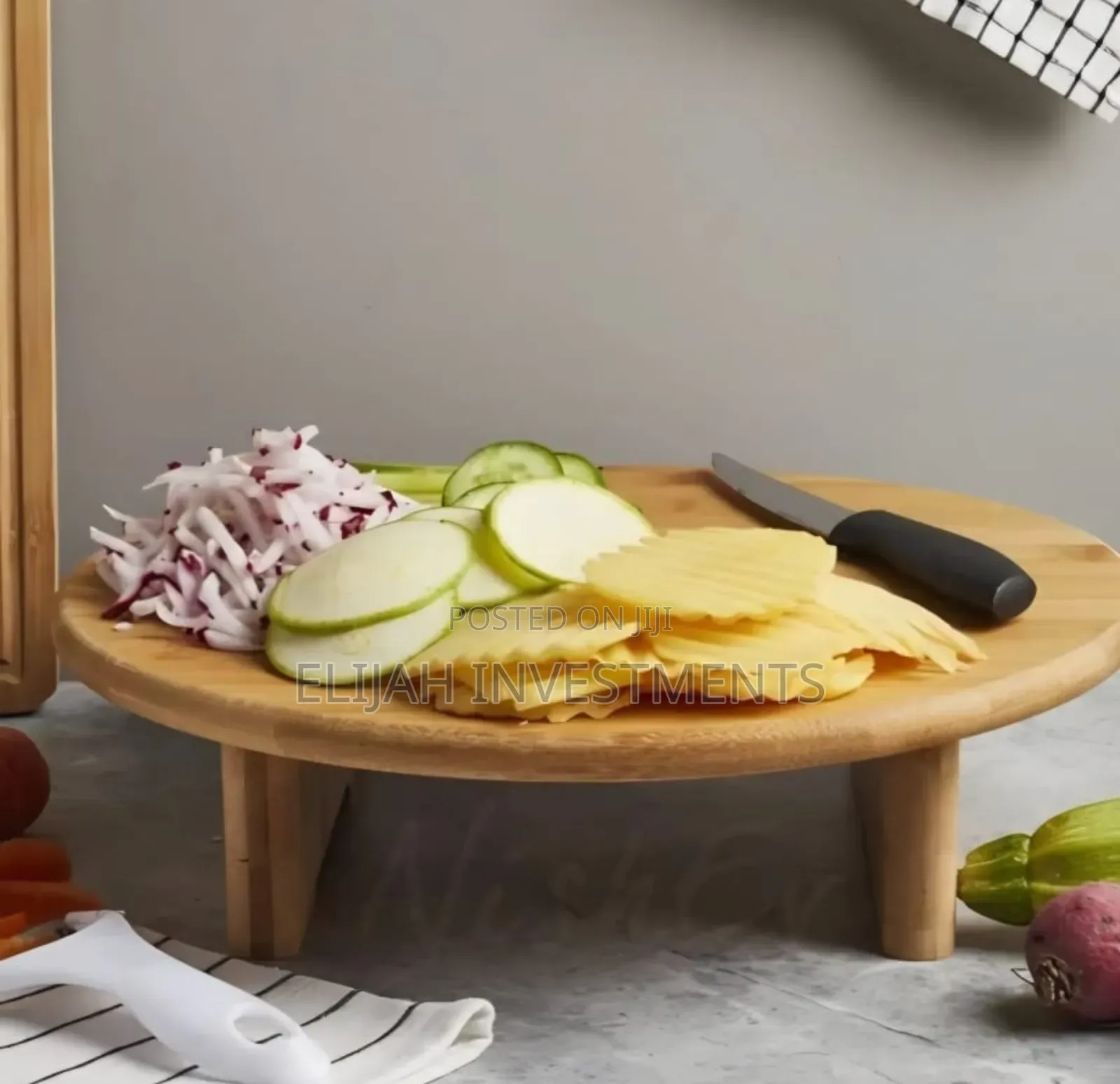 Round, Elevated Bamboo Cutting and Serving Board.