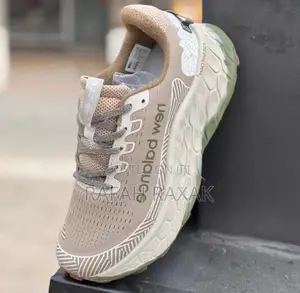 New Balance Fresh Foam X More Trail V3 Beige Running Sneakers